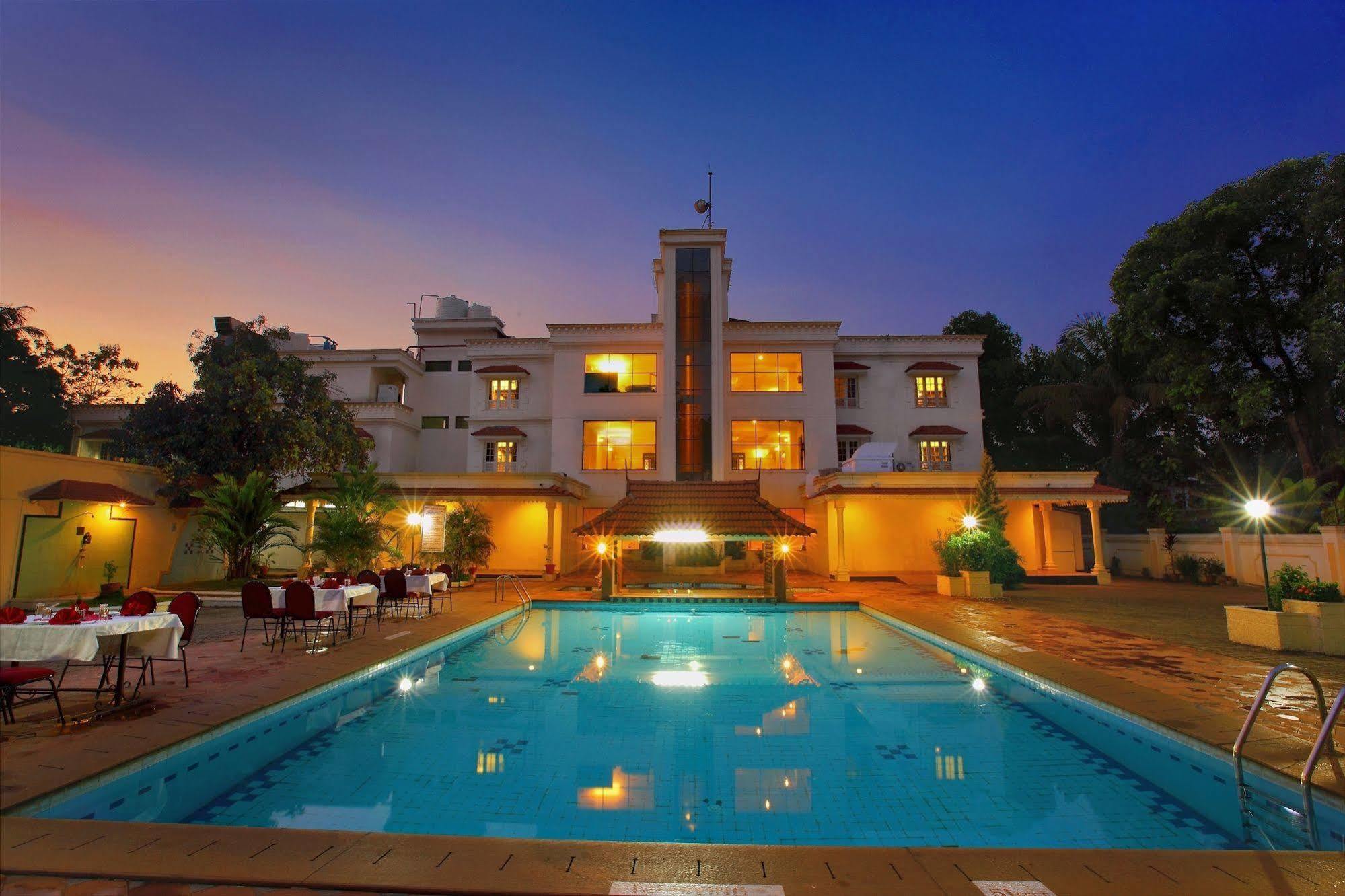 Quality Airport Hotels Nedumbassery Exterior foto